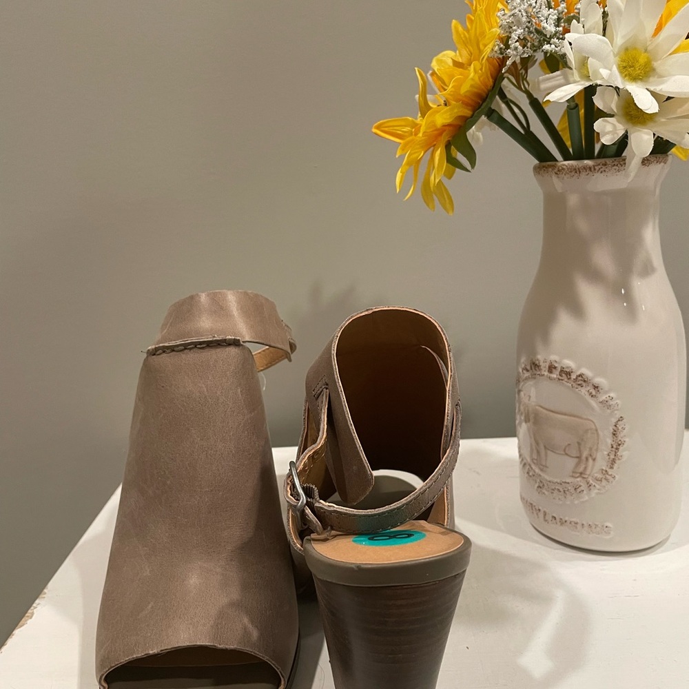 Womens shoes